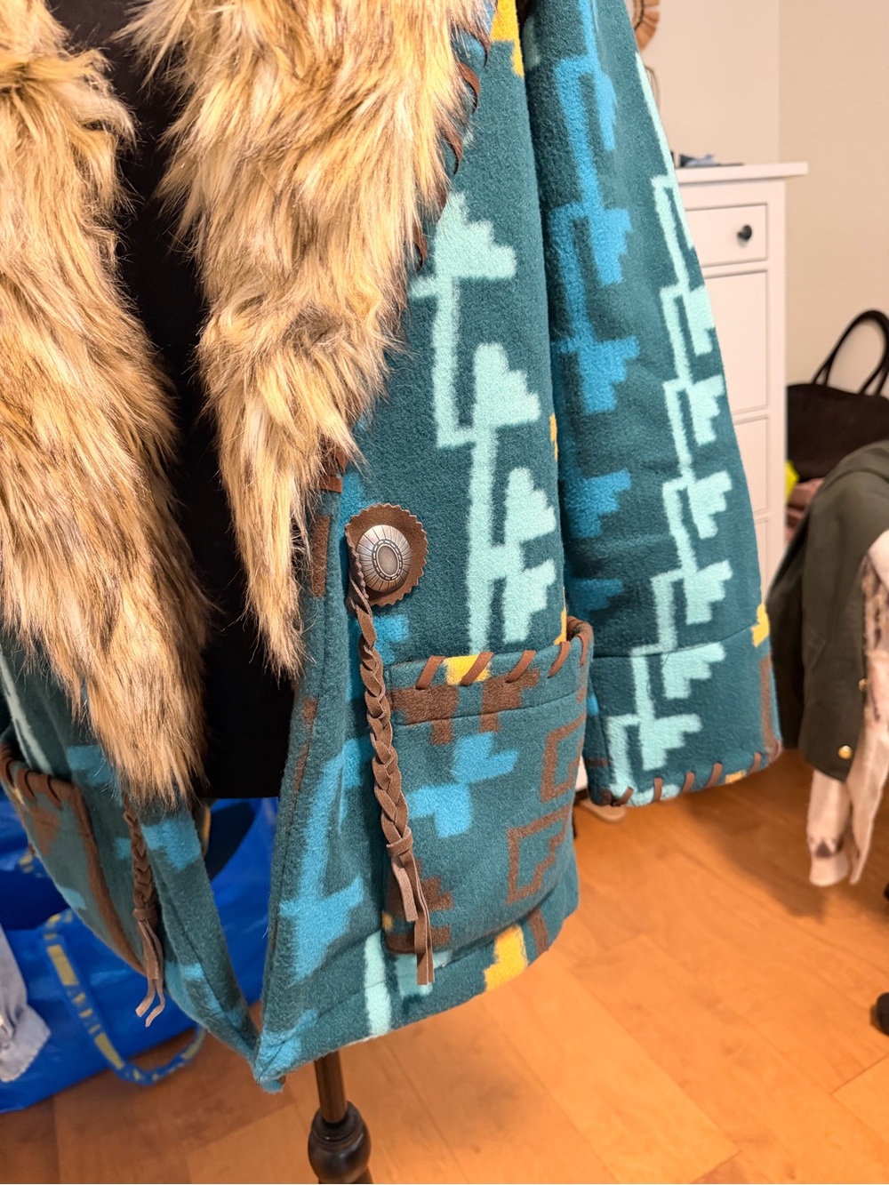 Tasha Polizzi Southwestern Print Blanket Jullian Jacket with Faux Fur - Picture 3 of 7